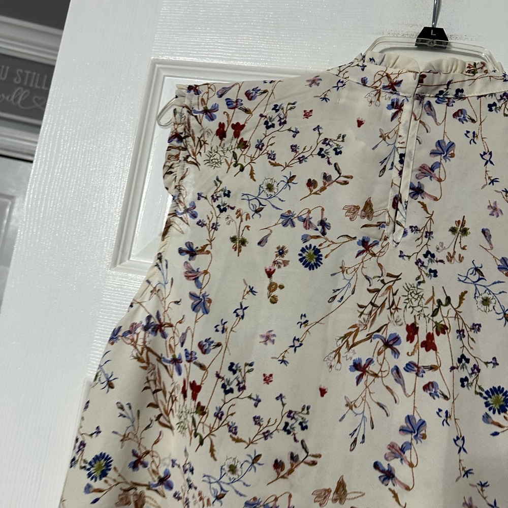 Max Studio Floral Print Sleeveless Blouse - Picture 10 of 15